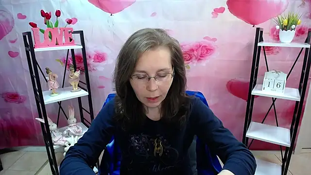 Snapshot of DaisyEdit chatting on 05-16-26, 05:17 DaisyEdit online show from 05-16-26, 05:17
