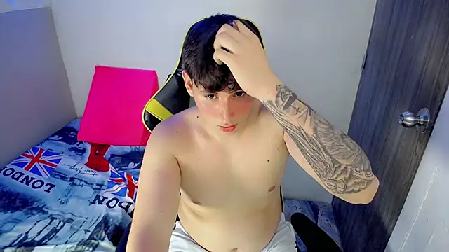 Snapshot of d_moneyy_ chatting on 02-25-26, 03:18 d moneyy online show from 02-25-26, 03:18