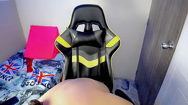 Snapshot of d_moneyy_ chatting on 02-26-26, 03:17 d moneyy online show from 02-26-26, 03:17