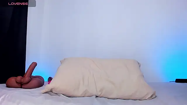 NahomiiAcosta online show from 02-09-26, 09:13