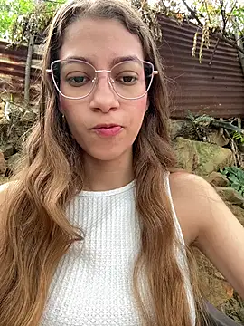 Snapshot of Vanneskk chatting on 01-06-26, 02:32 Vanneskk online show from 01-06-26, 02:32