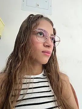 Snapshot of Vanneskk chatting on 12-04-25, 01:21 Vanneskk online show from 12-04-25, 01:21