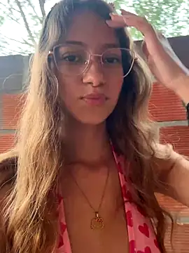 Snapshot of Vanneskk chatting on 12-01-25, 02:29 Vanneskk online show from 12-01-25, 02:29