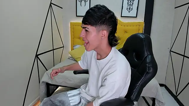 Snapshot of Ethan_Jamees chatting on 02-25-26, 07:25 Ethan Jamees online show from 02-25-26, 07:25