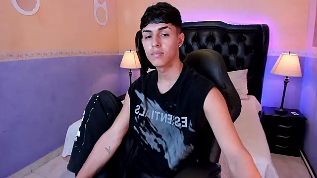 Snapshot of Ethan_Jamees chatting on 02-24-26, 07:37 Ethan Jamees online show from 02-24-26, 07:37