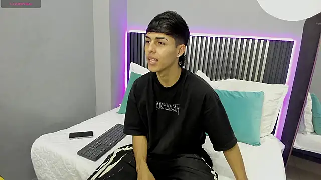 Snapshot of Ethan_Jamees chatting on 03-03-26, 08:16 Ethan Jamees online show from 03-03-26, 08:16