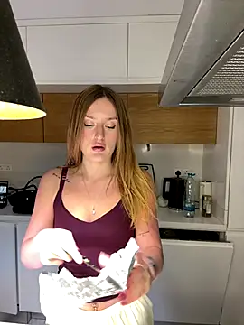 madlynginger online show from 12-20-25, 05:38