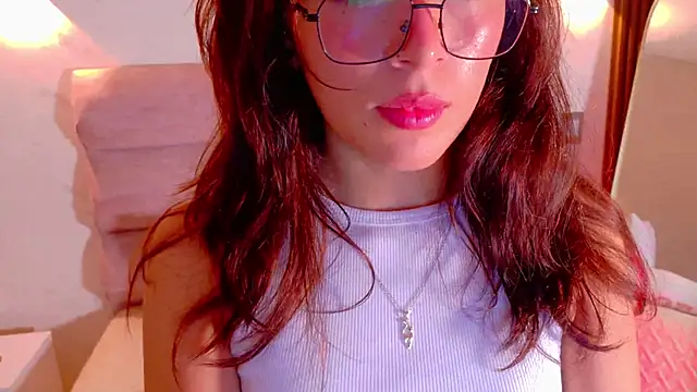 Snapshot of Mia_Cullen chatting on 12-20-25, 11:57 Mia Cullen online show from 12-20-25, 11:57