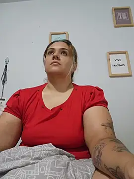 Snapshot of LoreinnFox chatting on 05-03-26, 04:39 LoreinnFox online show from 05-03-26, 04:39