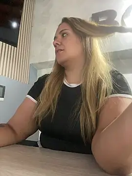 Snapshot of LoreinnFox chatting on 03-29-26, 07:37 LoreinnFox online show from 03-29-26, 07:37