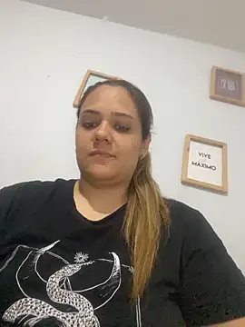 Snapshot of LoreinnFox chatting on 04-09-26, 04:14 LoreinnFox online show from 04-09-26, 04:14