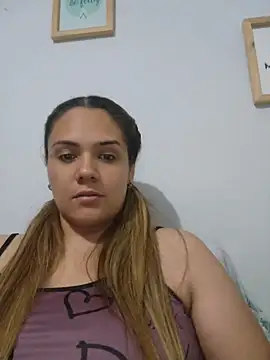 Snapshot of LoreinnFox chatting on 05-02-26, 03:45 LoreinnFox online show from 05-02-26, 03:45