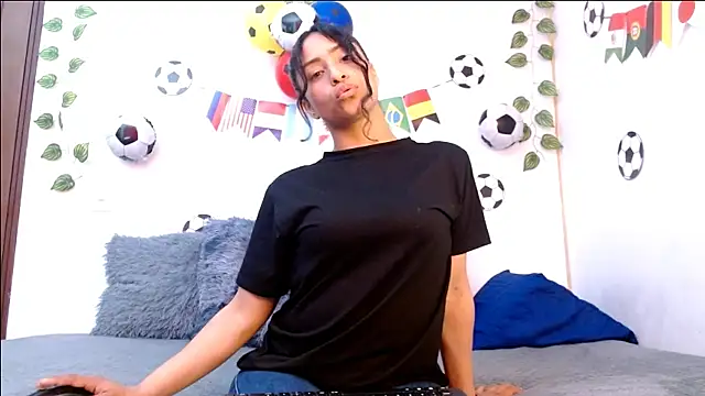 Snapshot of MarillynMorgan chatting on 07-11-26, 02:50 MarillynMorgan online show from 07-11-26, 02:50