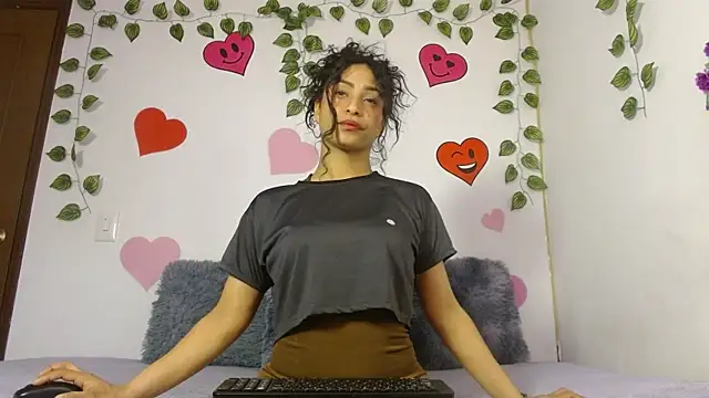 Snapshot of MarillynMorgan chatting on 06-12-26, 04:16 MarillynMorgan online show from 06-12-26, 04:16