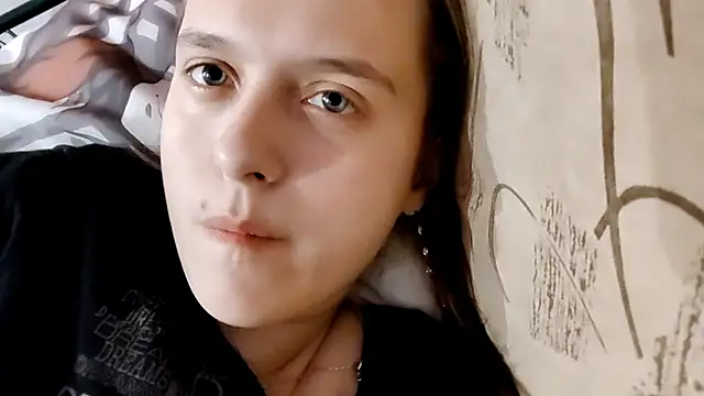 SophieHazely online show from 12-17-25, 10:20