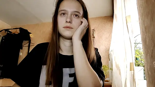 Snapshot of SophieHazely chatting on 12-01-25, 01:17 SophieHazely online show from 12-01-25, 01:17