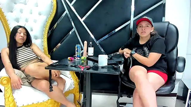 Alyssa Noah online show from 12-19-25, 04:27