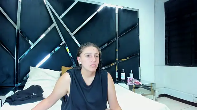 Alyssa Noah online show from 04-12-26, 03:43