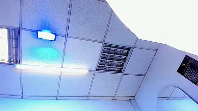 Alyssa Noah online show from 04-21-26, 02:25