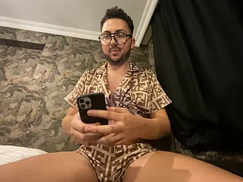 Snapshot of mcylzsd chatting on 11-30-25, 11:05 mcylzsd online show from 11-30-25, 11:05