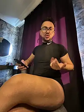 Snapshot of mcylzsd chatting on 11-29-25, 10:15 mcylzsd online show from 11-29-25, 10:15