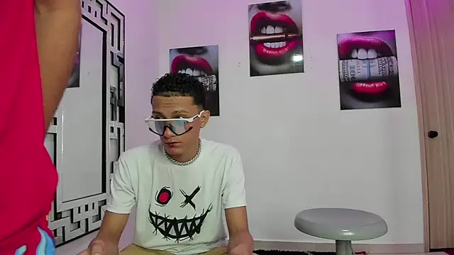 COUPLES BOYS online show from 12-05-25, 06:12