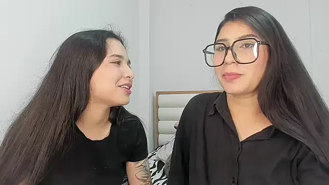 Snapshot of ROUS_SWEET_ chatting on 04-29-26, 04:05 ROUS SWEET online show from 04-29-26, 04:05