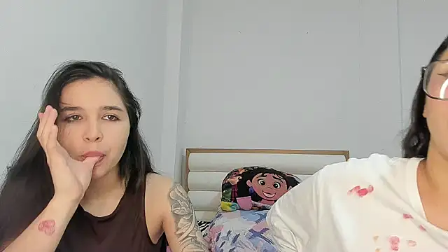 Snapshot of ROUS_SWEET_ chatting on 04-30-26, 01:45 ROUS SWEET online show from 04-30-26, 01:45