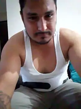 Snapshot of cristian112090 chatting on 02-05-26, 11:55 cristian112090 online show from 02-05-26, 11:55