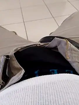 Snapshot of cristian112090 chatting on 11-20-25, 05:57 cristian112090 online show from 11-20-25, 05:57