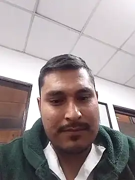 Snapshot of cristian112090 chatting on 01-05-26, 09:18 cristian112090 online show from 01-05-26, 09:18