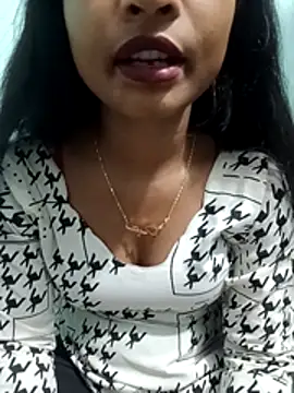 Zoyaa-Zubair online show from 03-12-26, 07:07