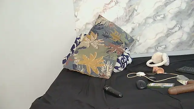Snapshot of SexyZuluBarbie chatting on 06-17-26, 10:47 SexyZuluBarbie online show from 06-17-26, 10:47
