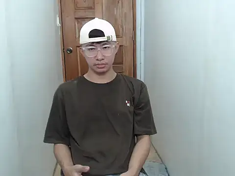 Snapshot of asiantwink0000 chatting on 01-13-26, 08:35 asiantwink0000 online show from 01-13-26, 08:35