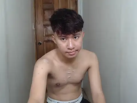 Snapshot of asiantwink0000 chatting on 01-13-26, 12:04 asiantwink0000 online show from 01-13-26, 12:04