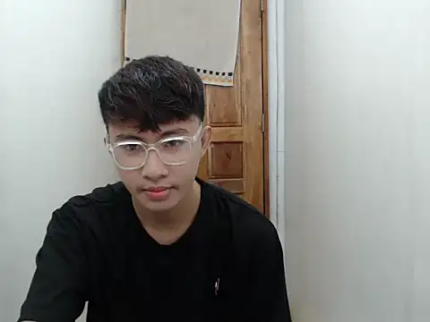 Snapshot of asiantwink0000 chatting on 12-18-25, 08:30 asiantwink0000 online show from 12-18-25, 08:30