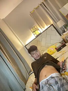 Snapshot of asiantwink0000 chatting on 01-14-26, 09:35 asiantwink0000 online show from 01-14-26, 09:35