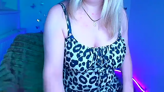 Amanda Swannn online show from 04-07-26, 05:53