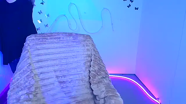 Amanda Swannn online show from 03-25-26, 06:46