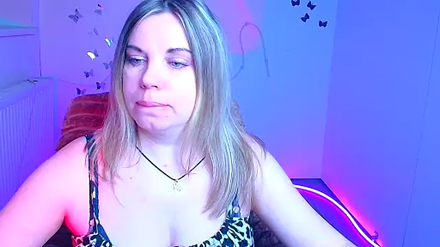 Amanda Swannn online show from 04-05-26, 05:58