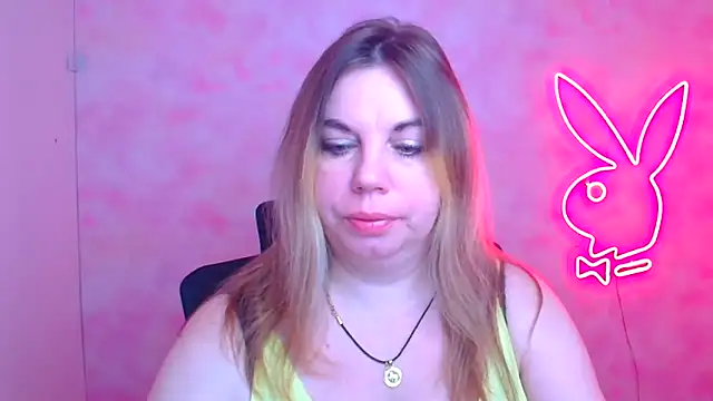 Amanda Swannn online show from 12-17-25, 06:51