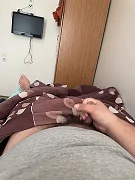 Snapshot of brt2552 chatting on 01-17-26, 12:31 brt2552 online show from 01-17-26, 12:31