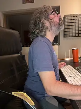 maxxporong online show from 12-20-25, 03:26