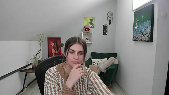 SarahOwenn online show from 11-27-25, 02:50