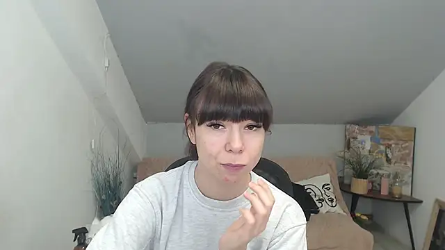 Snapshot of MayaWill chatting on 12-04-25, 12:59 MayaWill online show from 12-04-25, 12:59