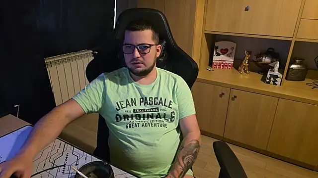 Snapshot of kevinnlovelly chatting on 02-09-26, 07:39 kevinnlovelly online show from 02-09-26, 07:39