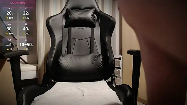 kevinnlovelly online show from 11-28-25, 06:19