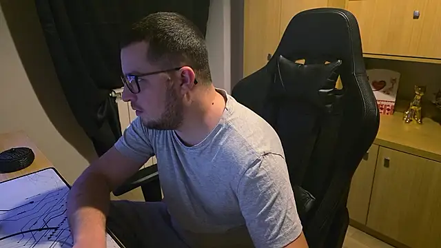 Snapshot of kevinnlovelly chatting on 02-01-26, 11:14 kevinnlovelly online show from 02-01-26, 11:14