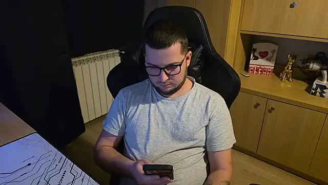 Snapshot of kevinnlovelly chatting on 02-05-26, 02:18 kevinnlovelly online show from 02-05-26, 02:18