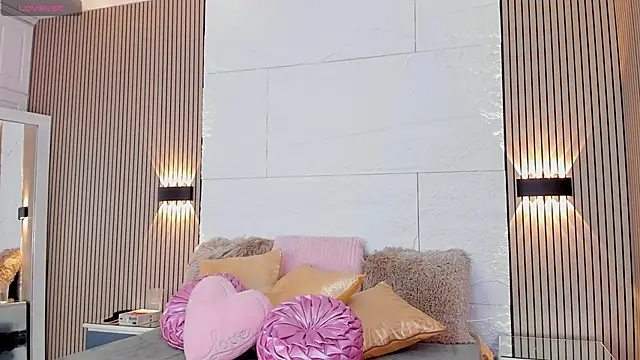 MoliBunny online show from 05-21-26, 03:48